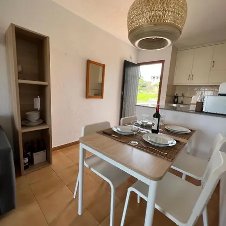 Lovely Hideaway With Pool And White Apartamento *