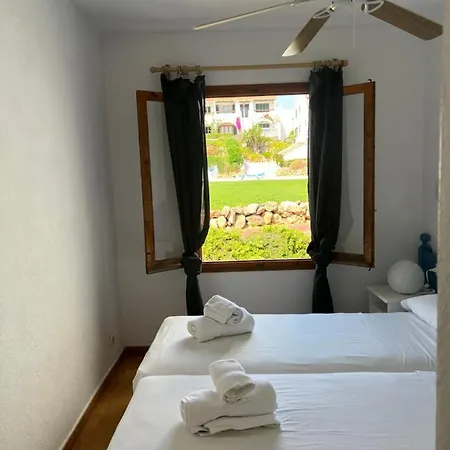 Lovely Hideaway With Pool And White Appartement *