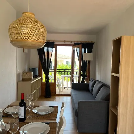 Lovely Hideaway With Pool And White Appartement