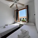 דירה Lovely Hideaway With Pool And White *